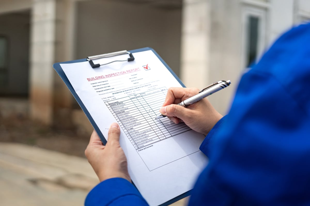 Kettering property surveyor providing a detailed home survey report